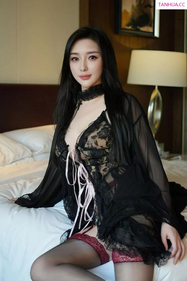   [XiuRen]高清写真图 2025.07.01 No.10490 苏一诺 黑色睡袍第27张图片